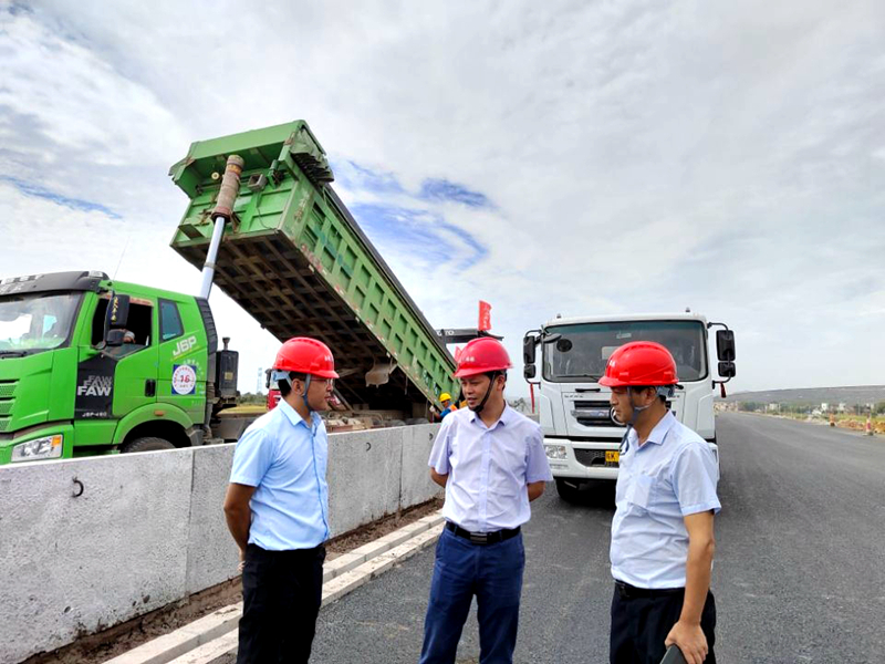 6、勞動競賽現(xiàn)場推進(jìn)會照片3_看圖王